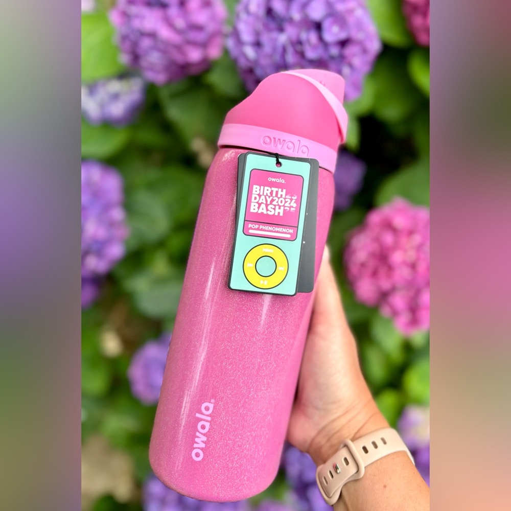 Owala Pink Sparkles 💕 32 oz Freesip Limited Special Edition Birthday Bash Owala